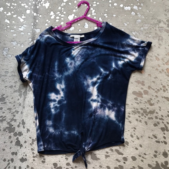 Caution To The Wind Tops - Blue tie-dye crop top